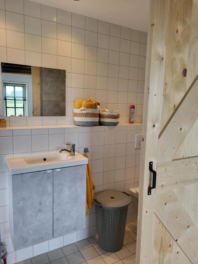 Slapen Aan De Voet Van De Molen Ovezande Buitenkant foto