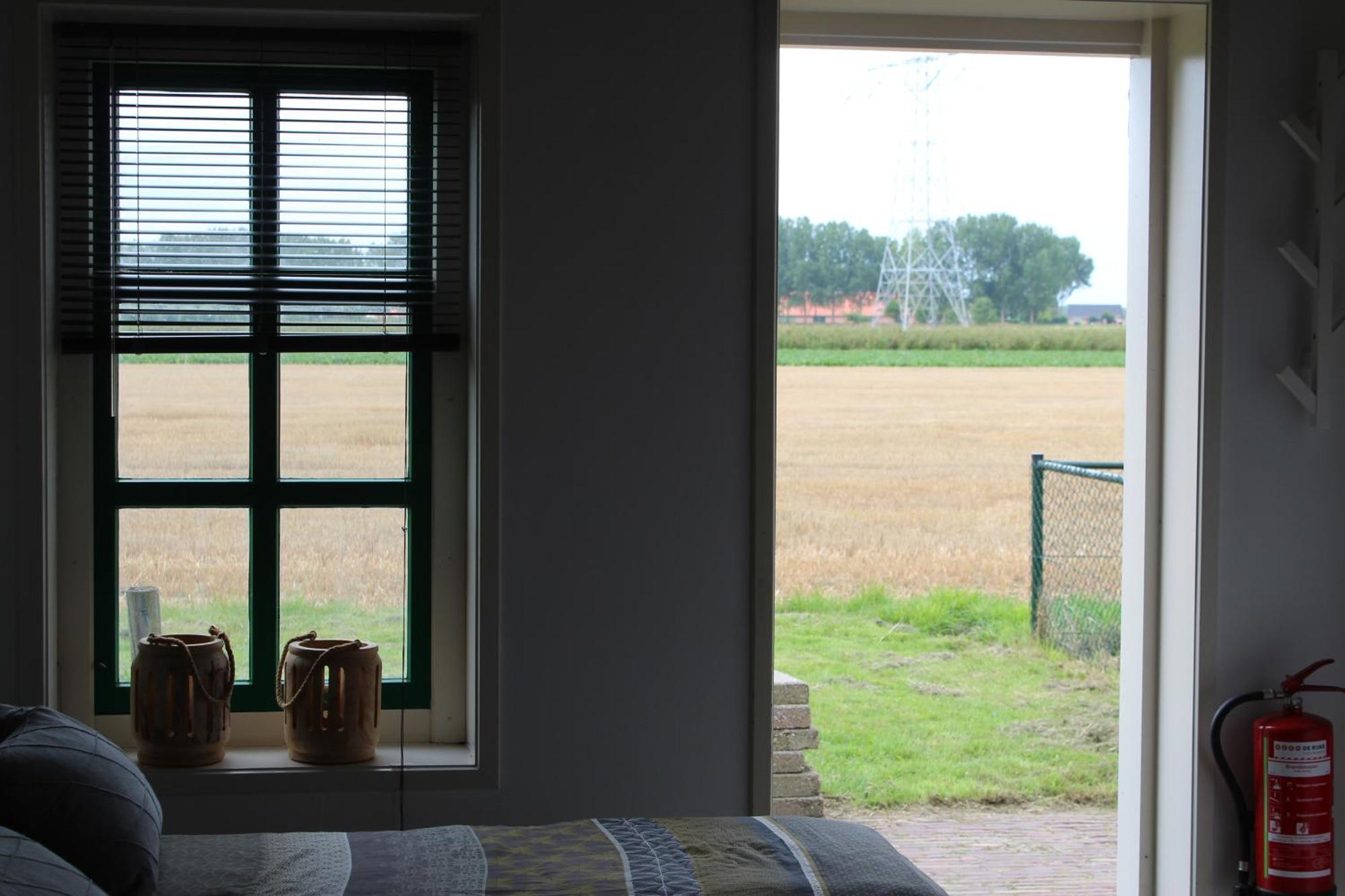 Slapen Aan De Voet Van De Molen Ovezande Buitenkant foto