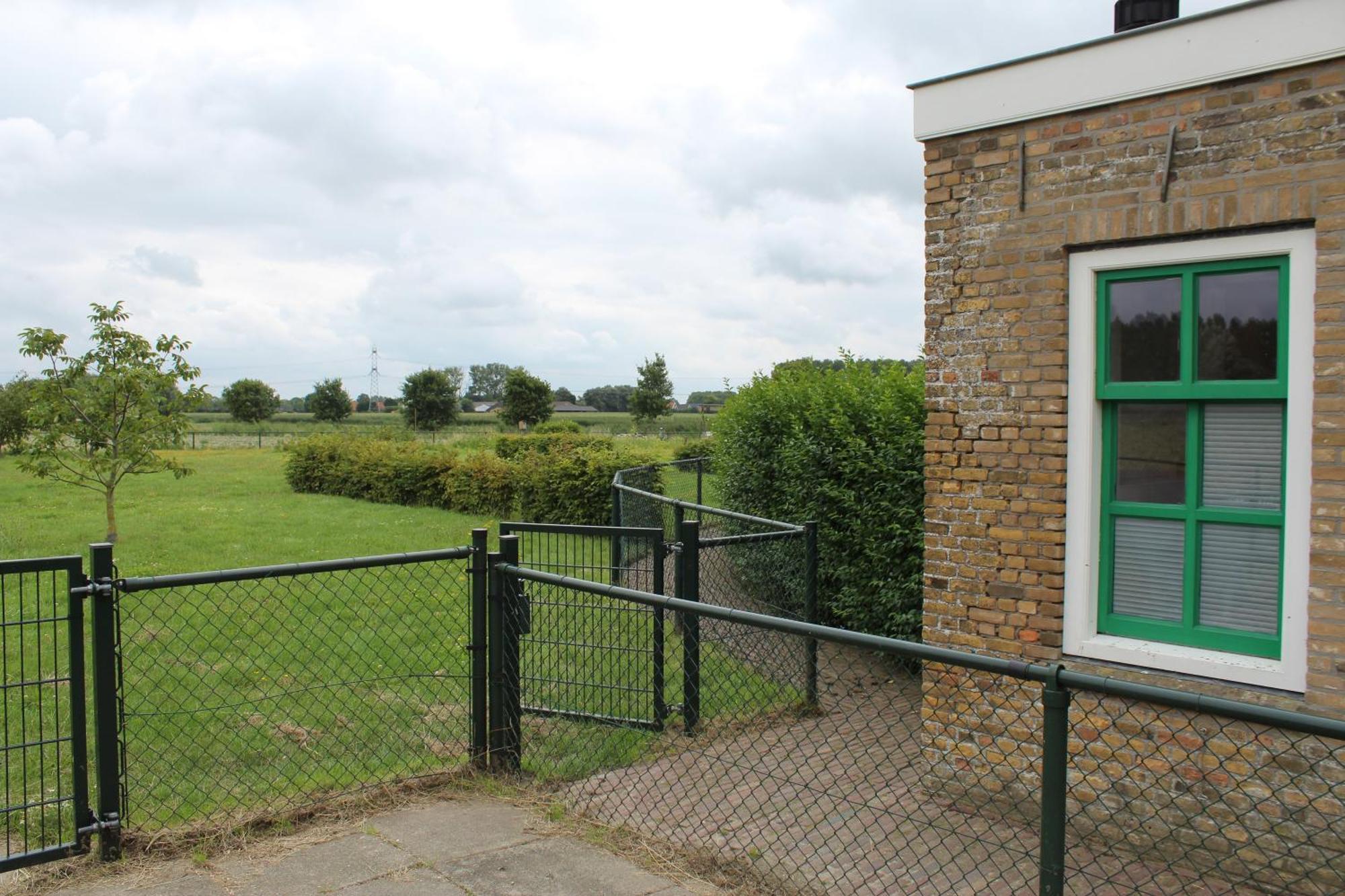 Slapen Aan De Voet Van De Molen Ovezande Buitenkant foto