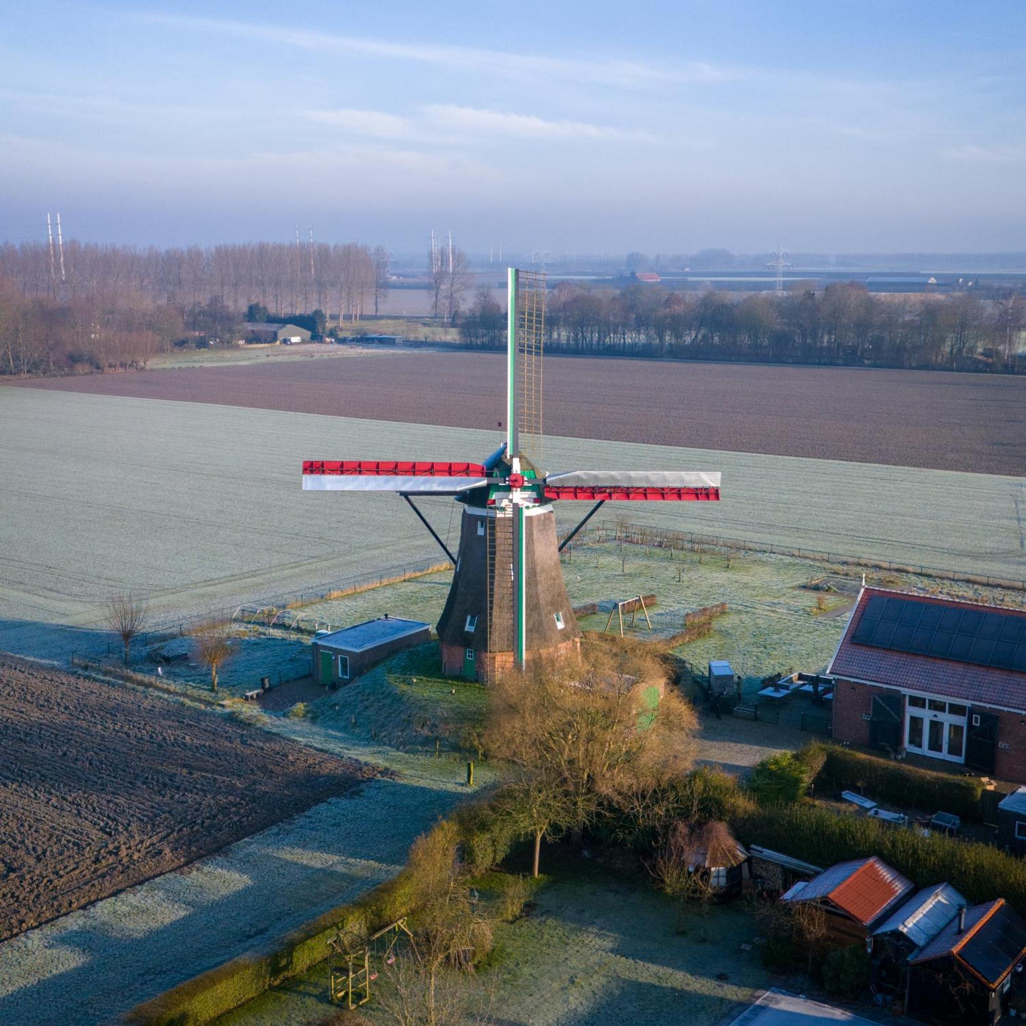 Slapen Aan De Voet Van De Molen Ovezande Buitenkant foto